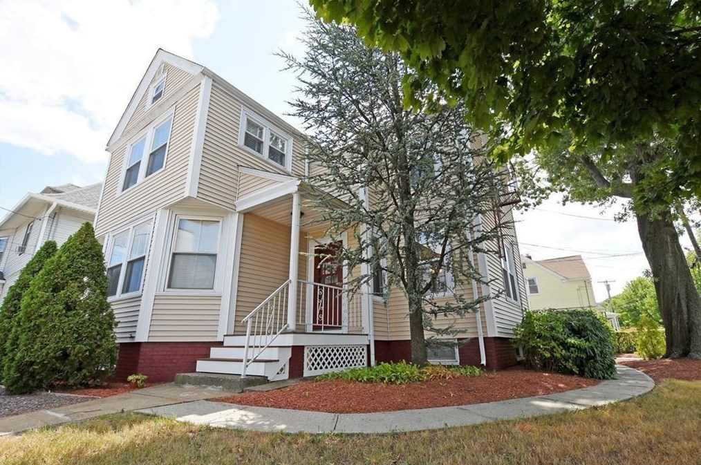 67 Waterman Ave, East Providence, RI 02914