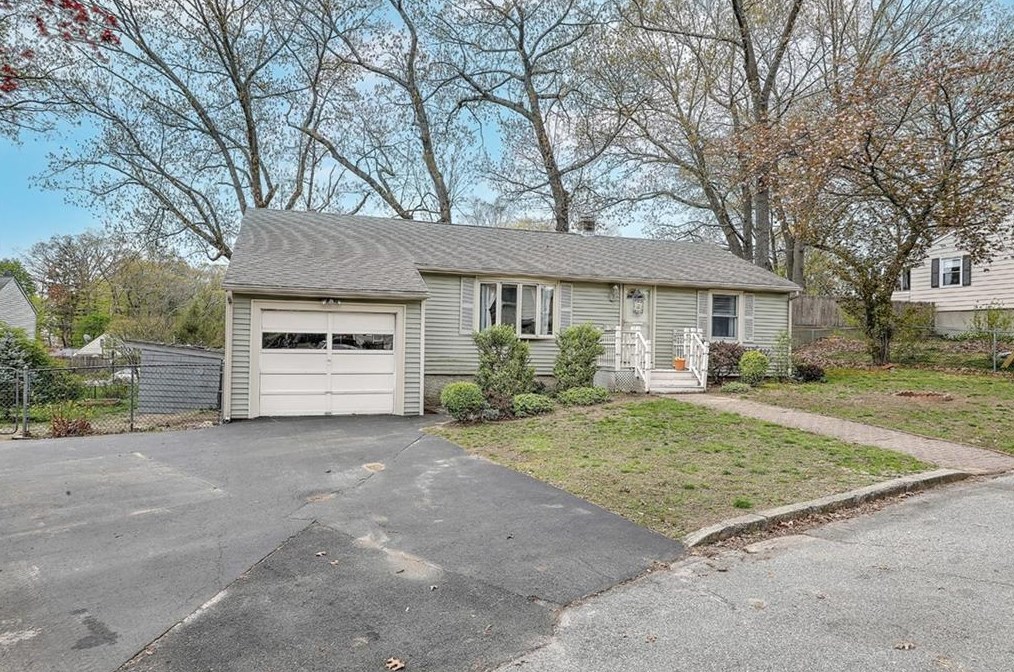 25 Howard Ave, Providence, RI 02911