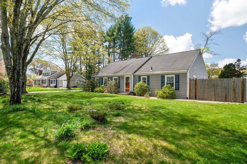 25 Tingley Dr, Cumberland, RI 02864