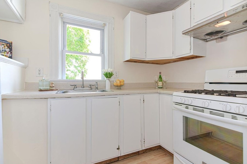 315 Indiana Ave, Providence, RI 02905