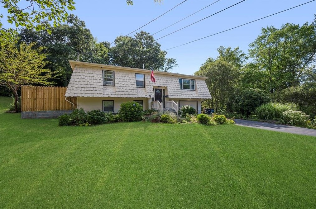 40 Haverhill Ave, North Kingstown, RI 02852