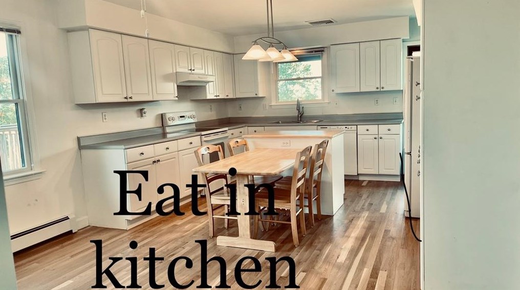 44 Tucker Ct, Portsmouth, RI 02871