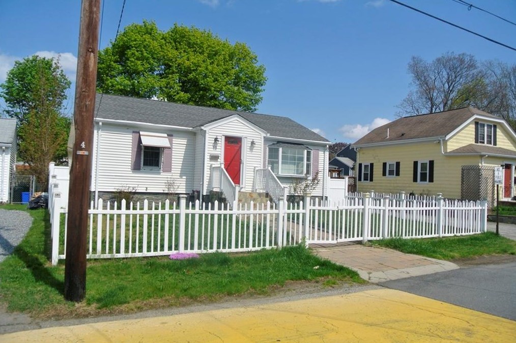 13 Alden St, Providence, RI 02909