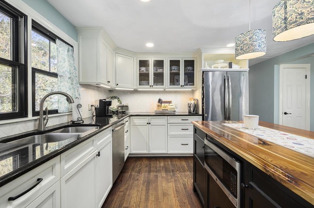 56 Wright Ln, North Kingstown, RI 02852