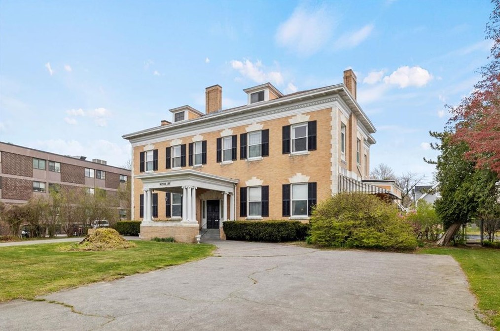 406 Bellevue Ave, Middletown, RI 02840