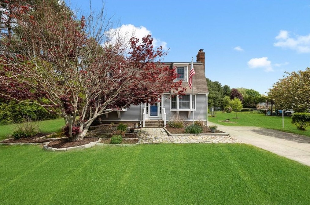 90 Butternut Dr, North Kingstown, RI 02852