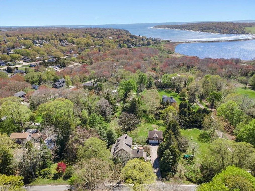 175 Narragansett Ave, Jamestown, RI 02835