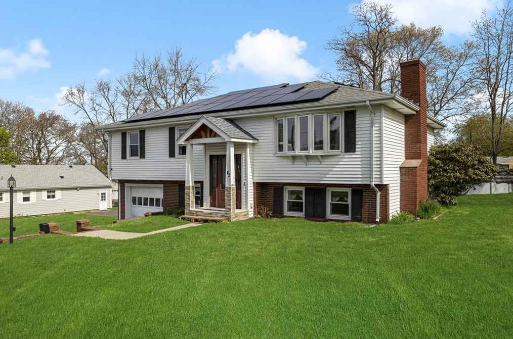 42 Mathew Rd, Tiverton, RI 02878