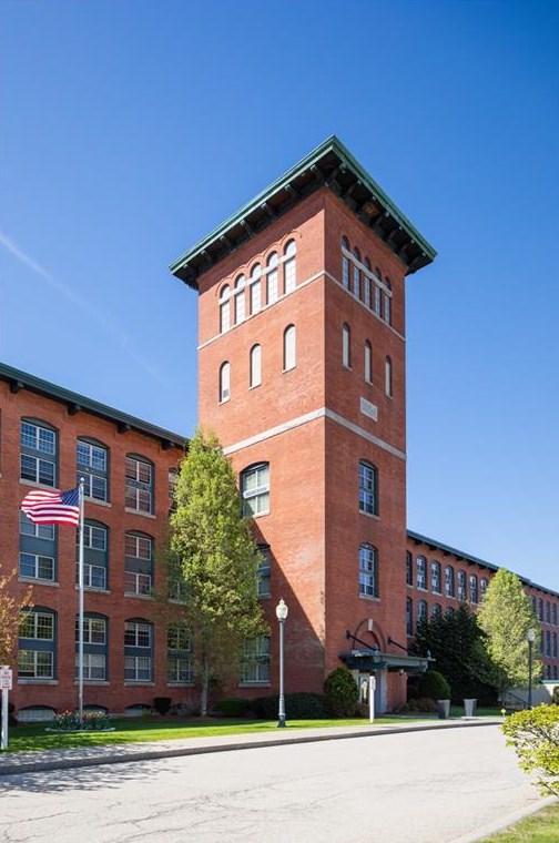 1 Tupperware Dr #237, North Smithfield, RI 02896