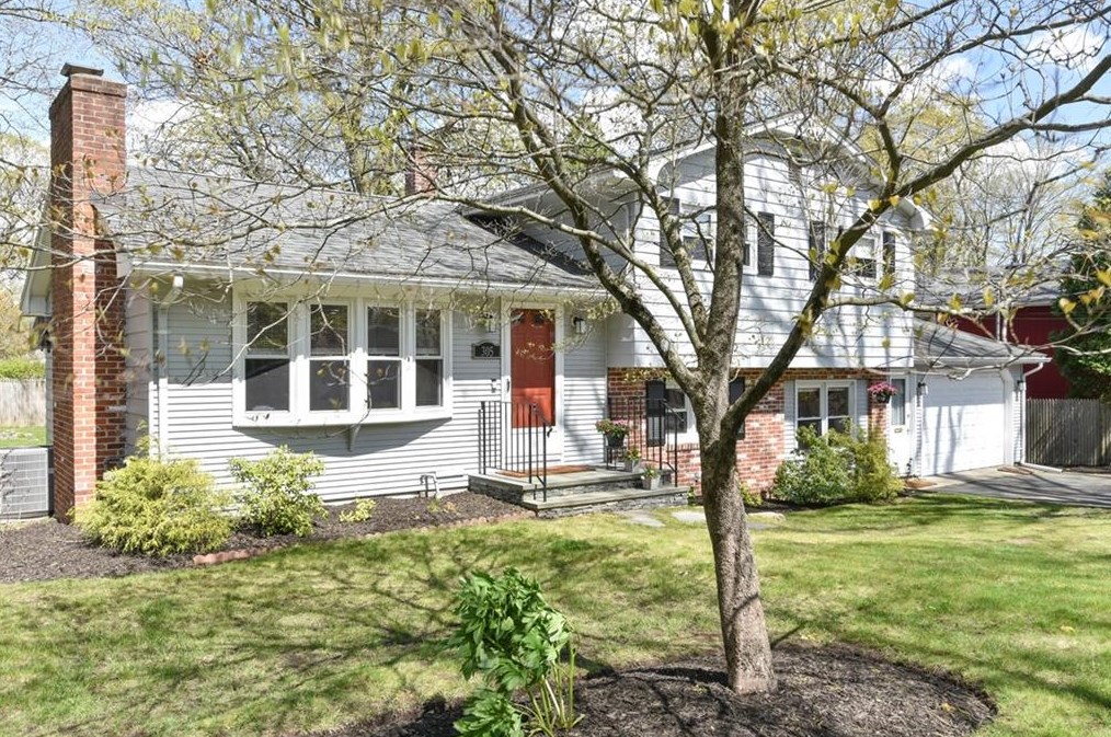 305 Reservoir Ave, Lincoln, RI 02865