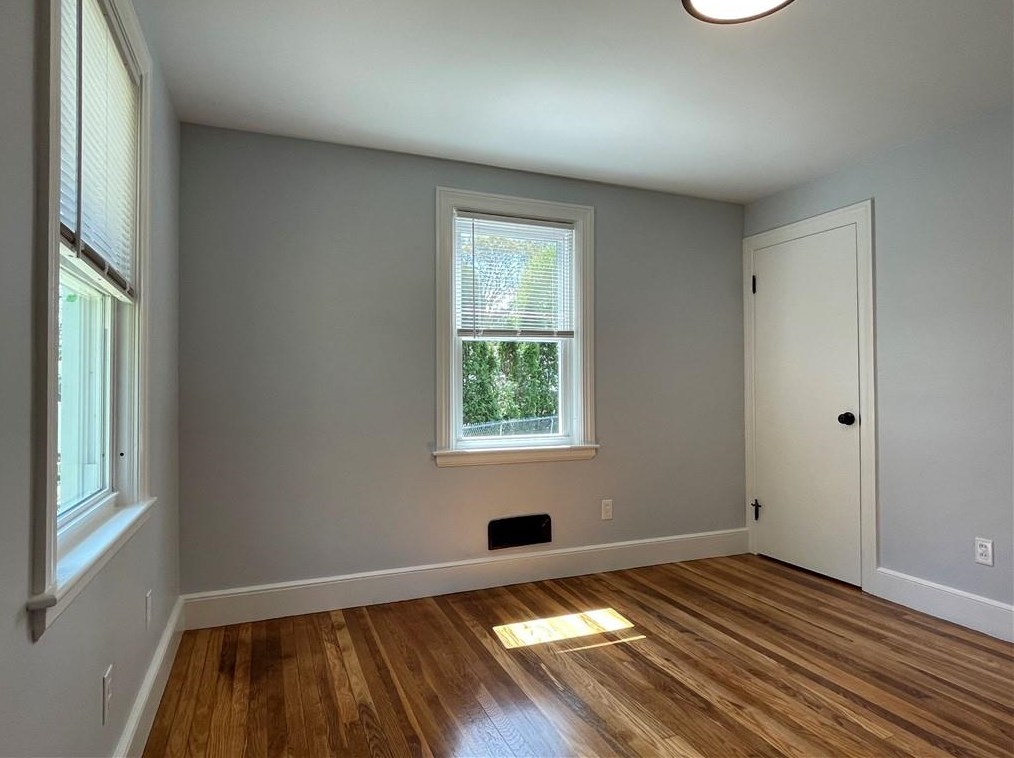 28 Glenrose Dr, East Providence RI  02915-1962 exterior