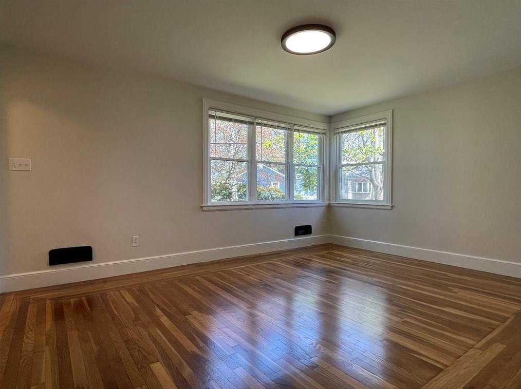 28 Glenrose Dr, East Providence RI  02915-1962 exterior