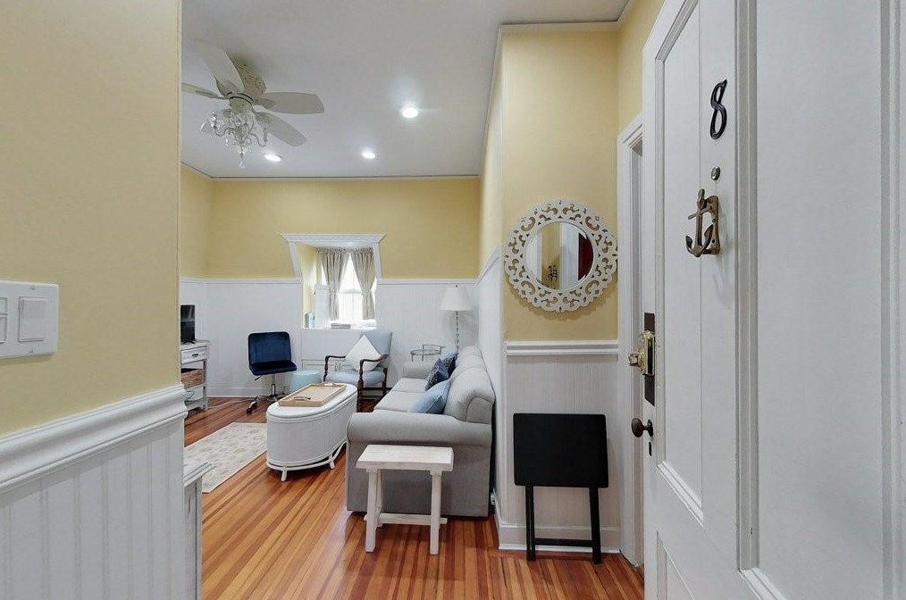 67 Perry St, Middletown, RI 02840
