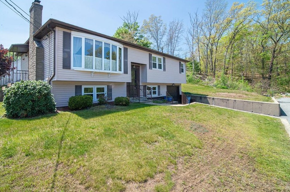 170 Central St, Lincoln, RI 02838