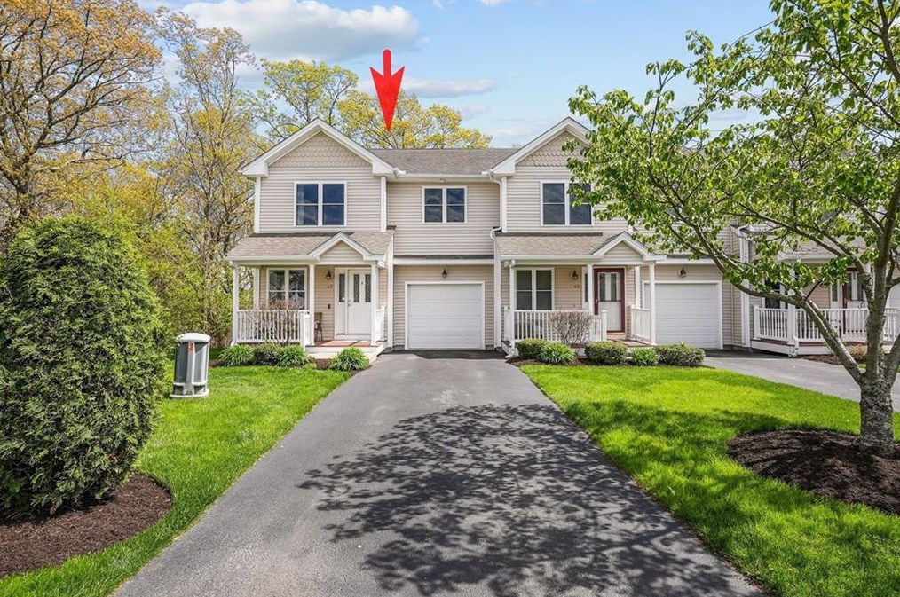 47 Silver Cup Cir, West Warwick, RI 02893