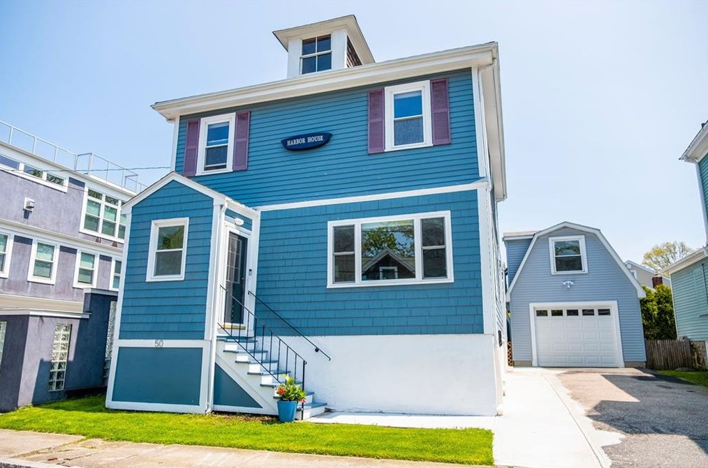 50 Houston Ave, Middletown, RI 02840