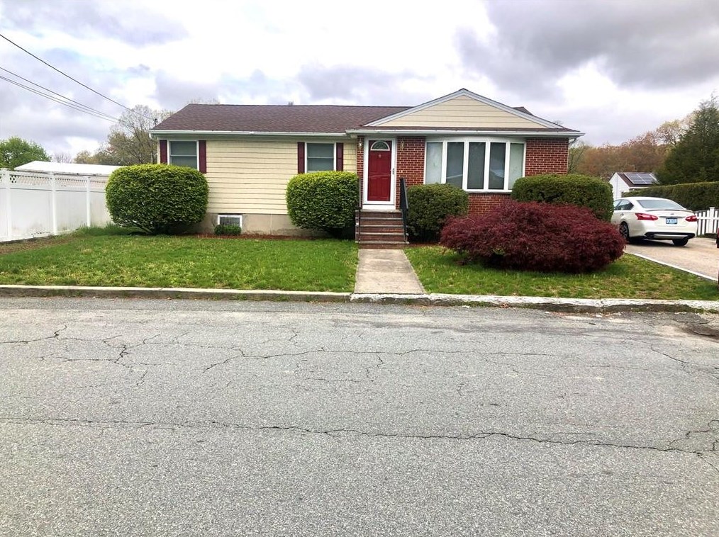99 Jacksonia Dr, North Providence, RI 02911
