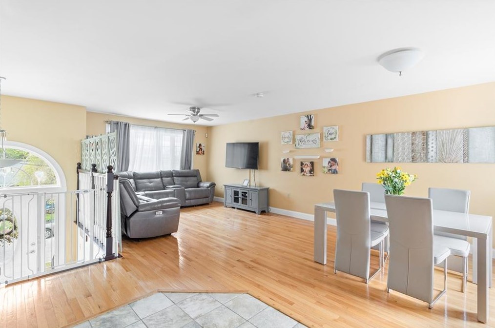 45 Oakwood Ave, Providence, RI 02909