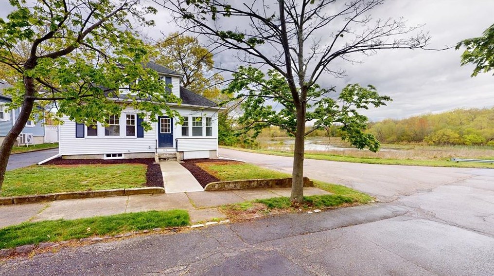 128 Tallman Ave, Cranston, RI 02910-5444