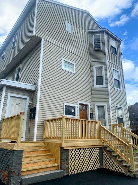 275 Webster Ave, Providence, RI 02909
