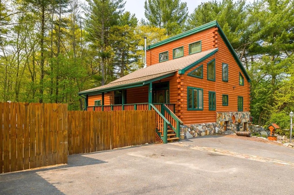 45 Brookside Dr, North Smithfield, RI 02896