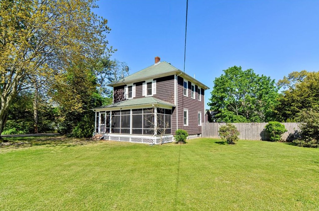 44 Martin Ave, Barrington, RI 02806
