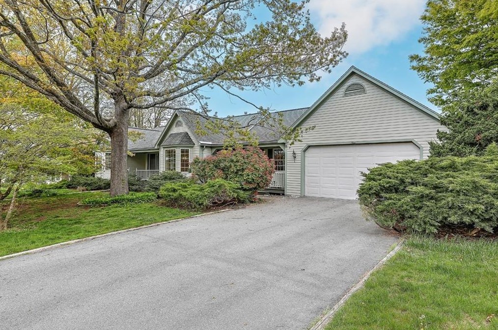 9 Dolly Dr, Bristol, RI 02809-1578