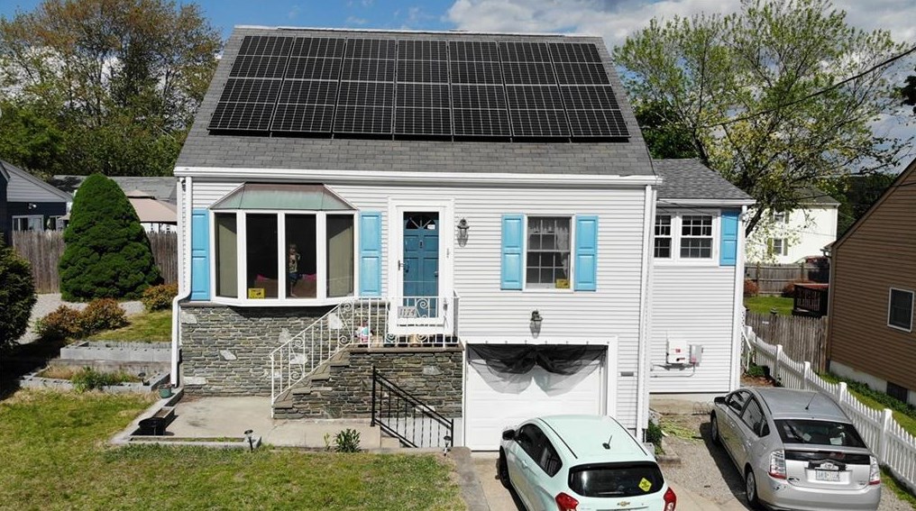 1174 Logee St, Woonsocket, RI 02895