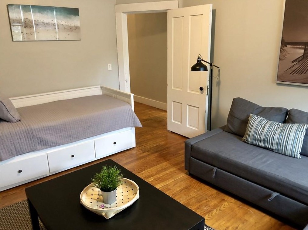 96 Rhode Island Ave Apt 5, Middletown, RI 02840