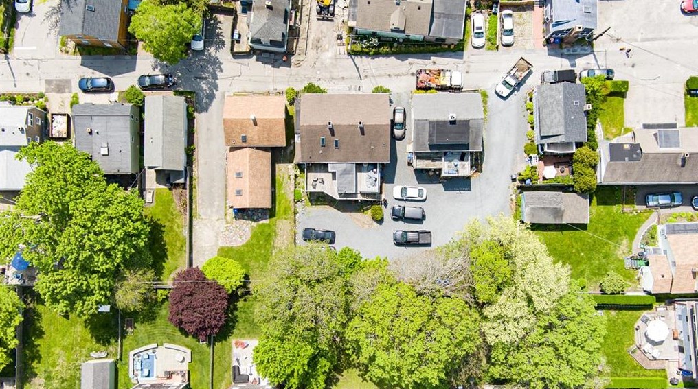 79 Tilden Ave, Middletown, RI 02840