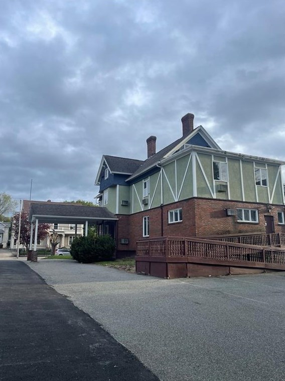 58 Hamlet Ave, Woonsocket, RI 02895