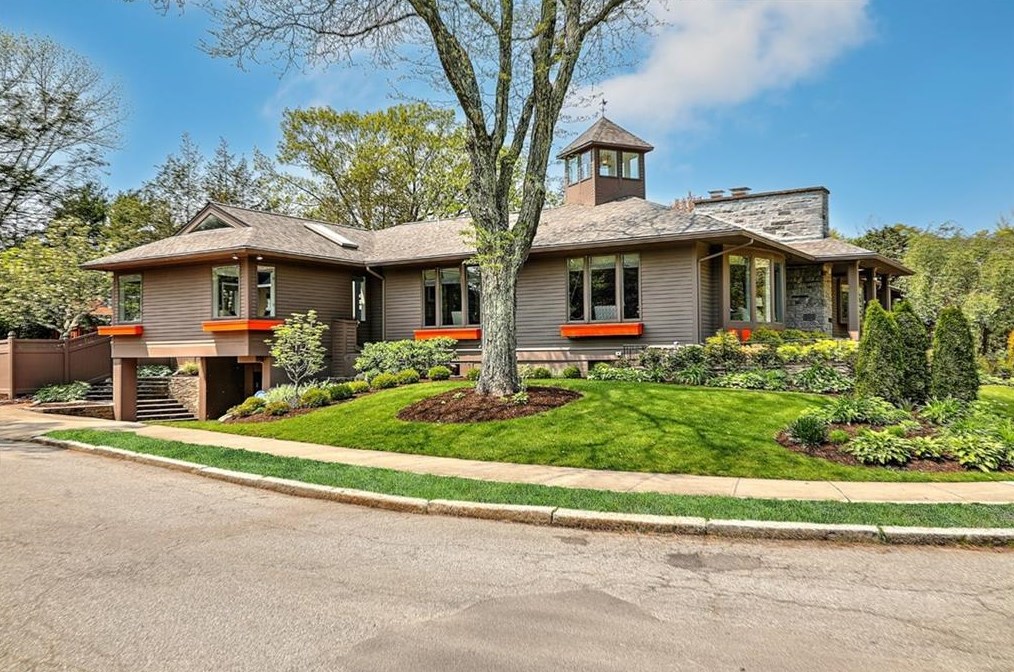 642 Blackstone Blvd, Providence, RI 02906