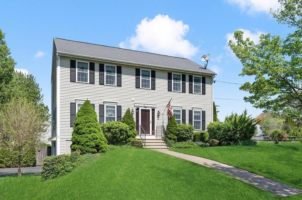 11 Hayden Ct, Cumberland, RI 02864