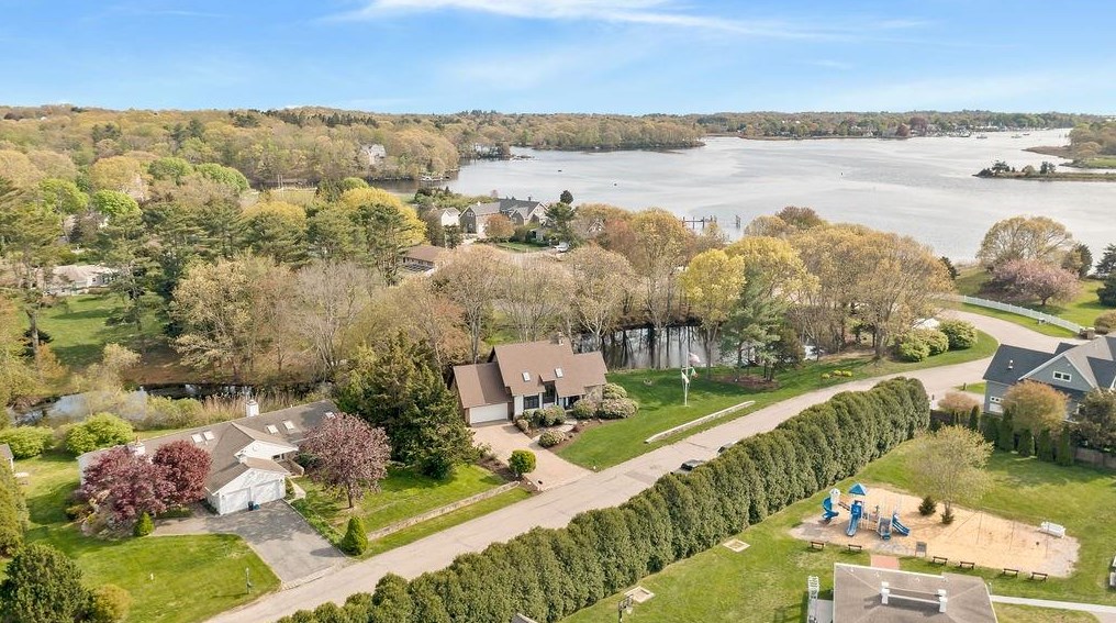 10 Timothy Dr, Westerly, RI 02891