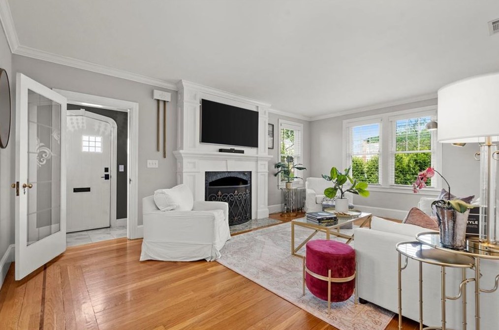 28 Observatory Ave, North Providence, RI 02911