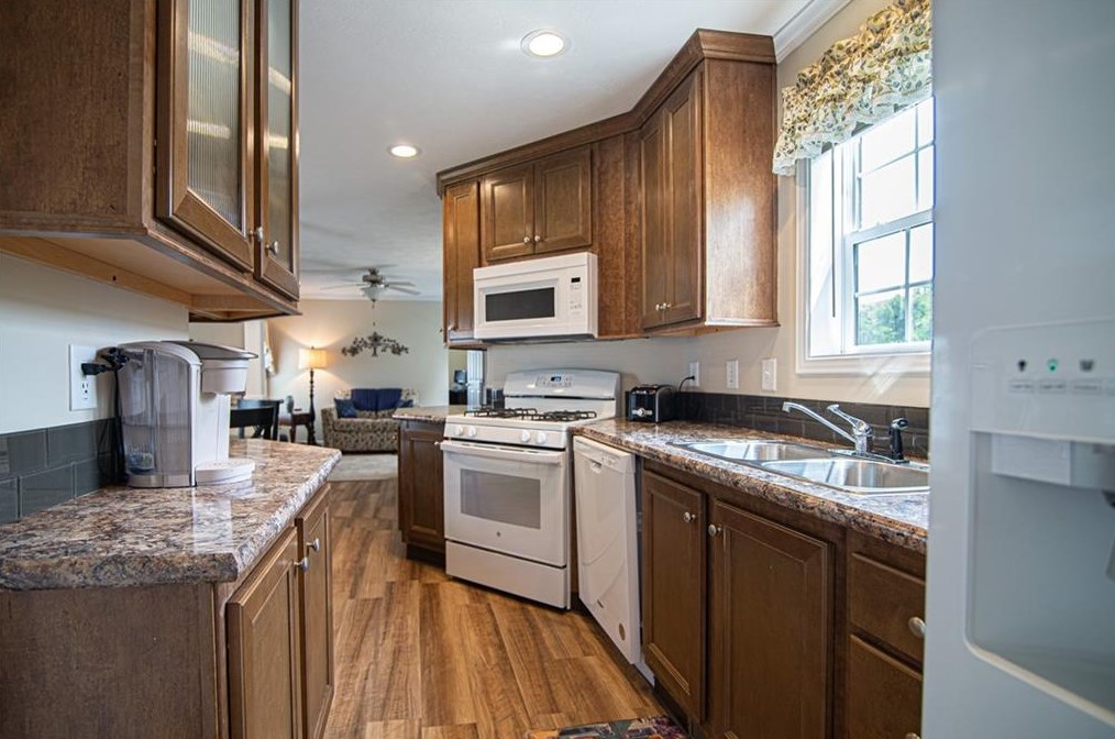 17 Poppin John Ln, Coventry, RI 02816
