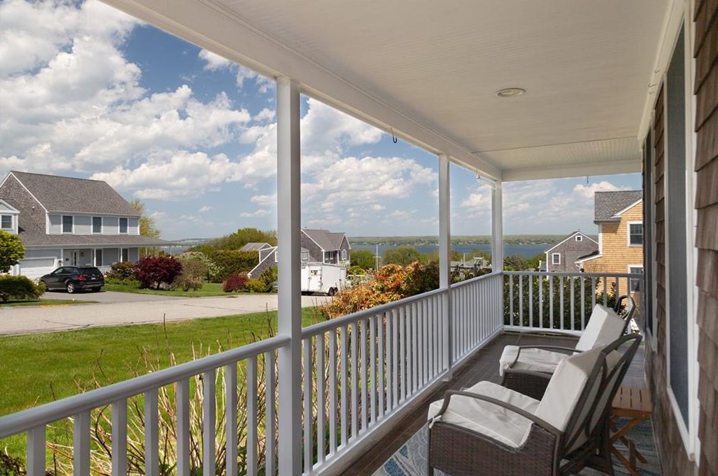 56 Prospect Farm Rd, Portsmouth, RI 02871