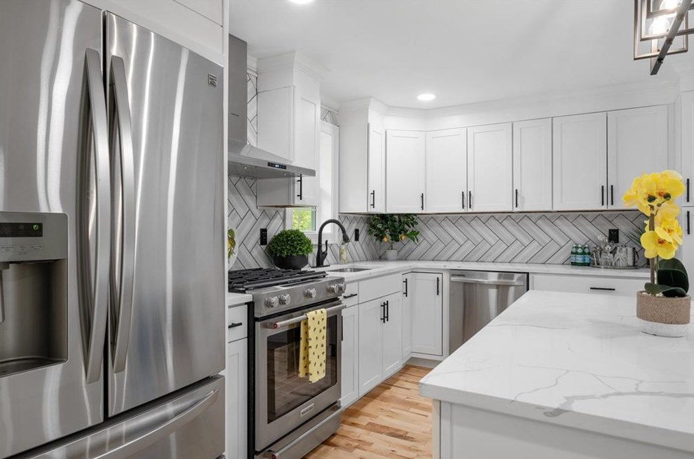 131 Sayles Hl Rd, North Smithfield RI  02896-8227 exterior