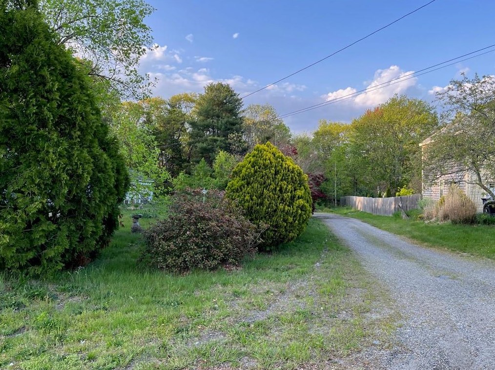 520 Devils Foot Rd, North Kingstown, RI 02852
