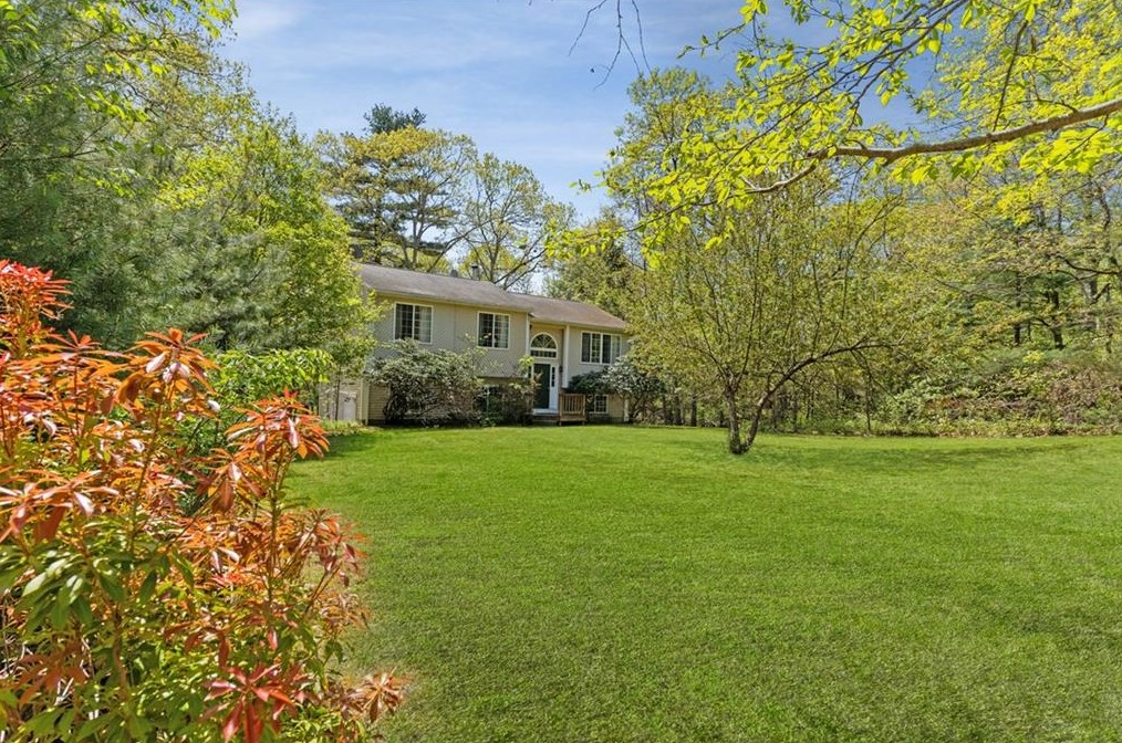 83 Hoxsie Rd, Richmond, RI 02892