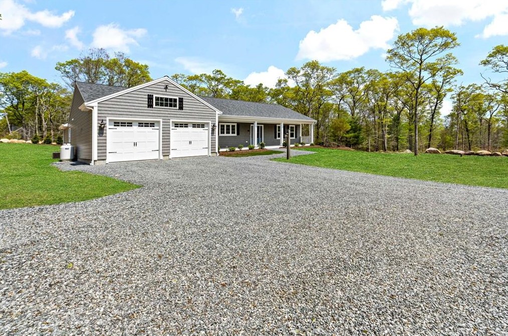 80 Pershing Ave, Tiverton, RI 02878