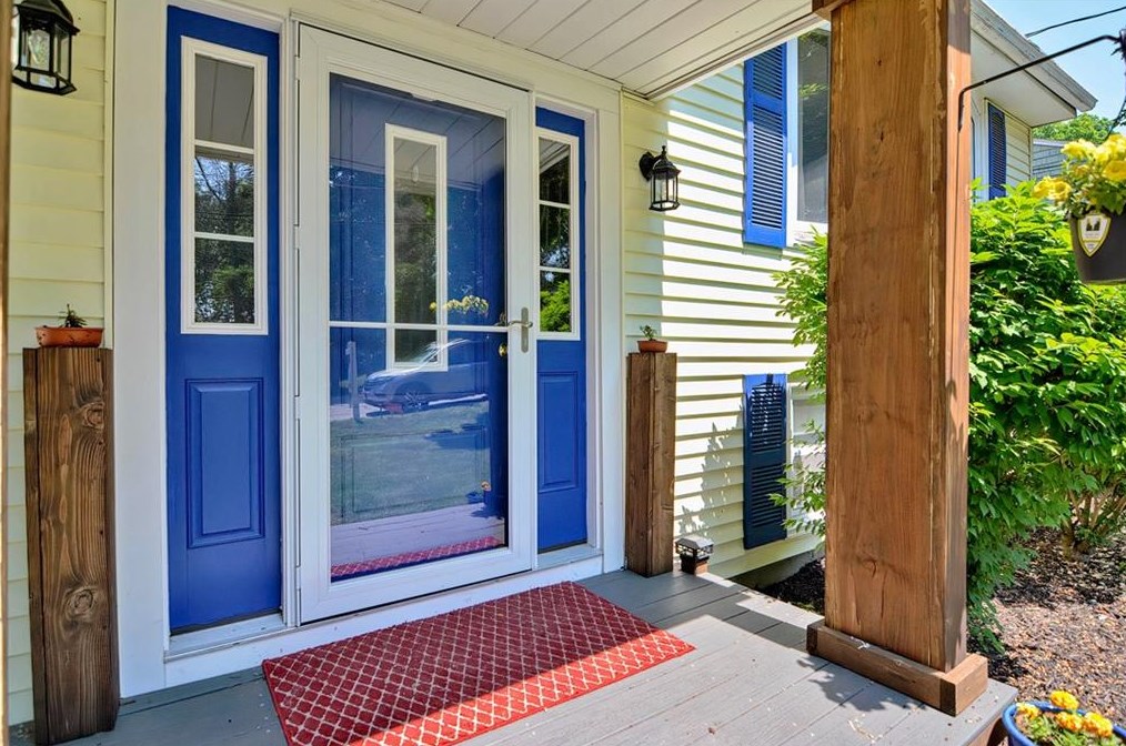 27 Taft Rd, Cumberland, RI 02864