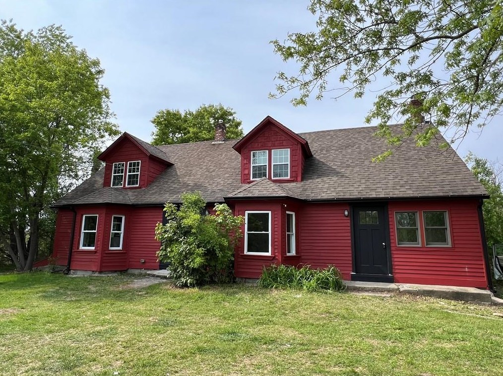 54 Moosup Valley Rd, Scituate, RI 02825