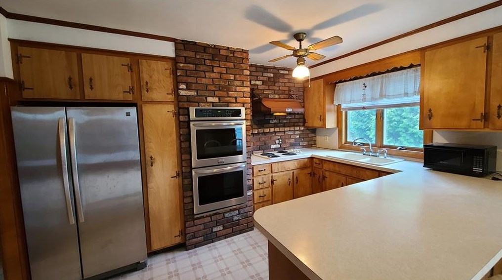 33 Achille St, Woonsocket, RI 02895