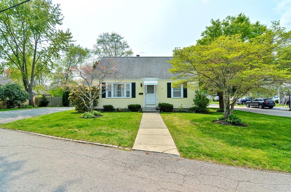 1 Lakeside St, East Providence, RI 02915-3119