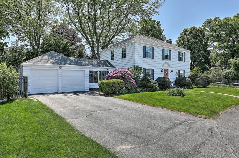 20 Barbara Cir, East Providence, RI 02916-1604