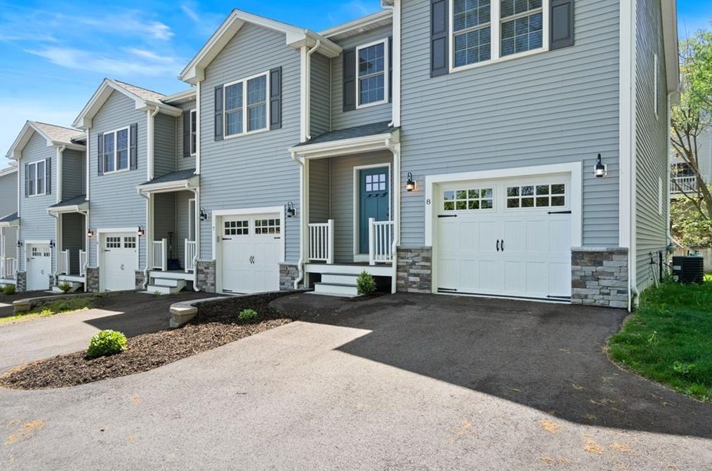1196 Charles St #8, Providence, RI 02904