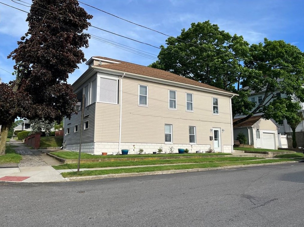 245 Farmington Ave, Cranston, RI 02920