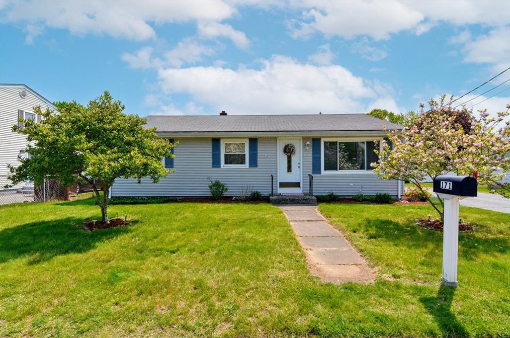 171 Bryant St, Cumberland, RI 02864