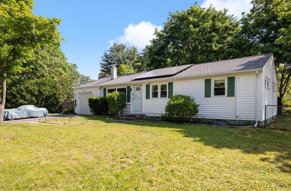 85 Sachem Rd, North Kingstown, RI 02852